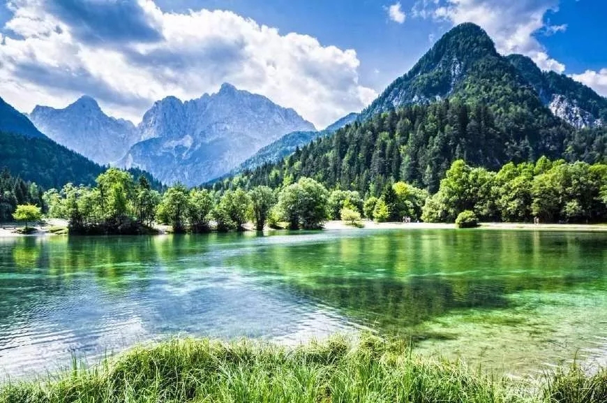 <b>[矿产资源]矿山人注意了，读懂这33件事，矿业投资不上当!</b>